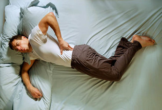 Pourquoi les maux de dos après de sommeil provoque